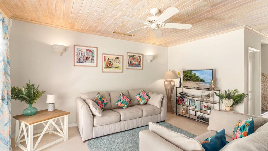 Nanpa, Luxury Family Three Bed Villa, St James West Coast, Private Pool Saint James Buitenkant foto